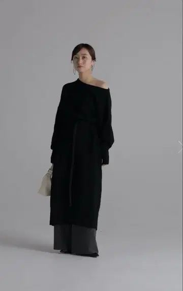 Louren 원숄더 니트 원피스 블랙