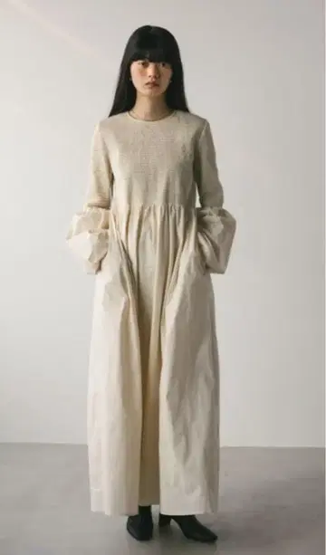 스타일 믹서기 화이트 S 사이즈 개더 절개 원피스