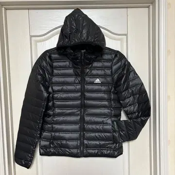 [ adidas ] 블랙 다운 자켓 후드 부착