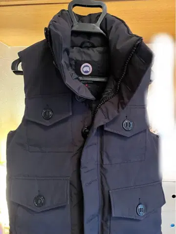 CANADA GOOSE 다운 베스트
