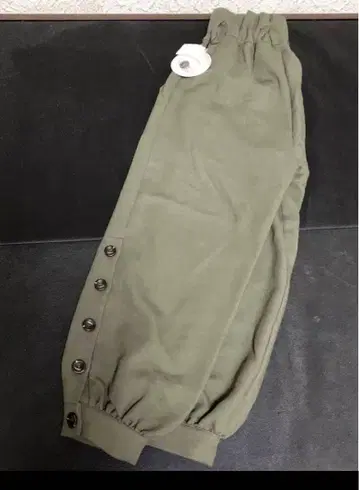 MONILE 미사용 새상품 올리브 그린 조거 팬츠