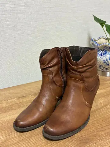 브라운 가죽 숏부츠