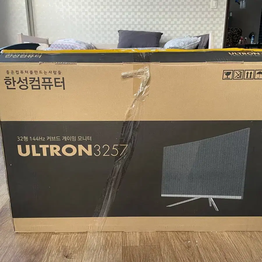 한성 ULTRON 3257 32인치 커브드 게이밍 모니터