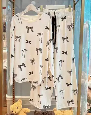 [인기] 젤라또피케 새상품 리본 무늬 셋업 상하의 세트