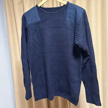 네이비 리브 니트 스웨터