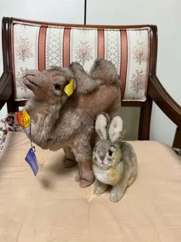 빈티지 슈타이프 낙타와 토끼