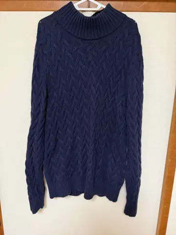 네이비 케이블 니트 터틀넥
