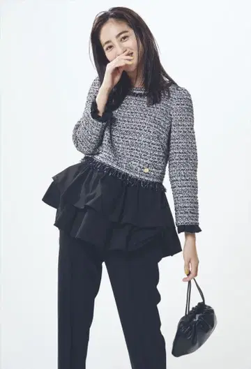 저스길리티 트위드 티어드 풀오버 새상품급