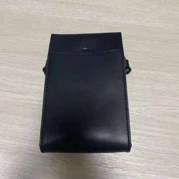 유니클로 블랙 숄더백