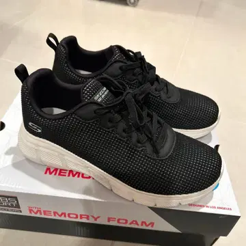 SKECHERS GO WALK 5 블랙 스니커즈