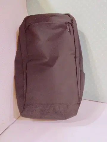 다크 그레이 나일론 백팩