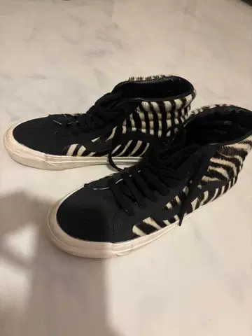 Vans Sk8-Hi 제브라 패턴 스니커즈