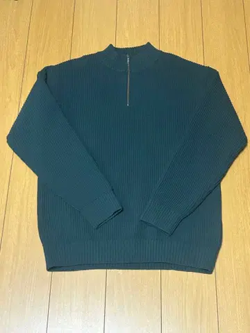 CHIP CLIP 다크 그린 하이넥 스웨터