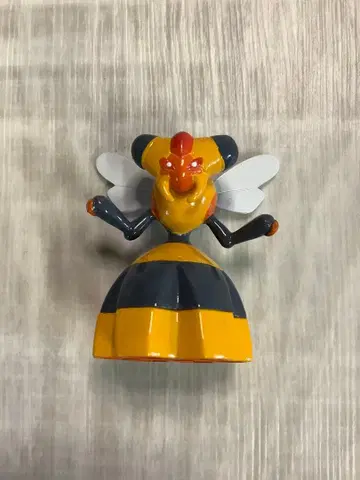 포켓몬스터 비퀸 몬코레 피규어 TOMY 각인