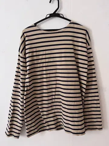 MHL. 스트라이프 패턴 긴팔 T셔츠