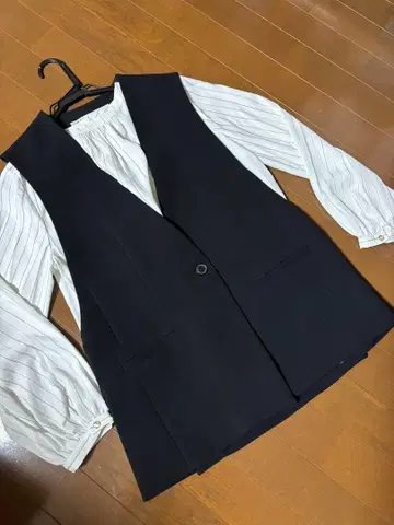 ZARA 노카라 베스트 지레 블랙 XS