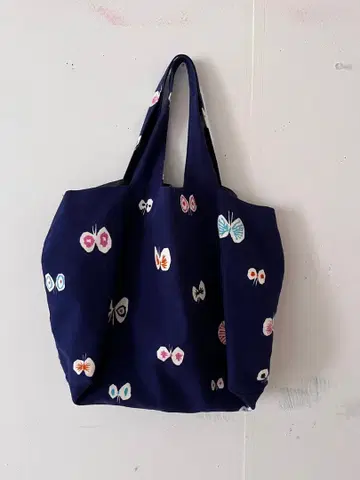 미나 페르호넨 하네 하네 초초 토트백