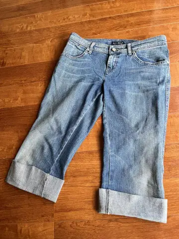 AJ Armani Jeans 크롭 데님
