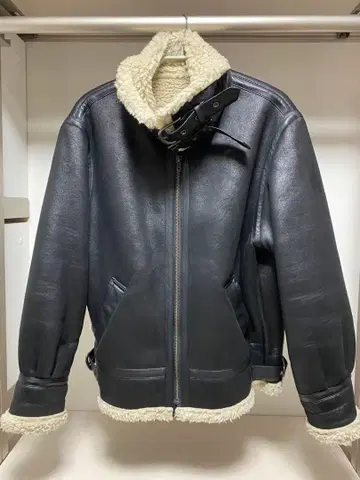 Ungrid 페이크 무스탕 보아 블루종 블랙