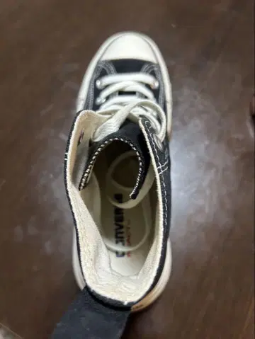 블랙 하이컷 통굽 스니커즈