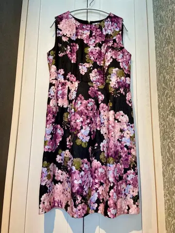 로즈 티아라 42 꽃무늬 무릎 기장 원피스