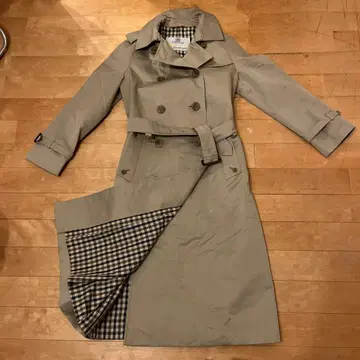 컨디션 최상 맥시 길이 아쿠아 스큐텀 베이지 트렌치코트 체크 무늬 안감