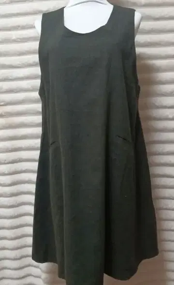 [애플하우스] 슬리브리스 A라인 원피스 그레이블랙 같은 카키