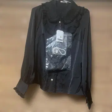 Amavel 블랙 프릴 긴팔 셔츠 F