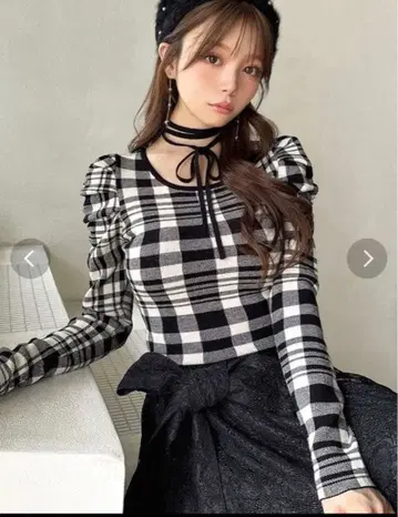 RESEXXY 리젝시 초커 디자인 니트탑