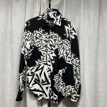 DRESSCAMP 그래픽 프린트 긴팔 셔츠