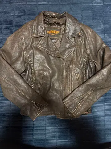 스터드 가죽 자켓