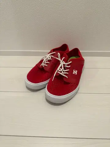 DC 빨간색 메쉬 스니커즈