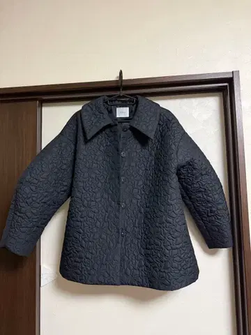 OHGA 퀼팅 플라워 코트 블랙 s 사이즈