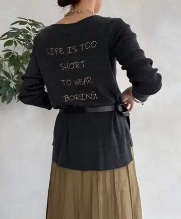 [ 새상품 ] DouDou 두두 완판 백 로고 자수 헨리 리브 니트