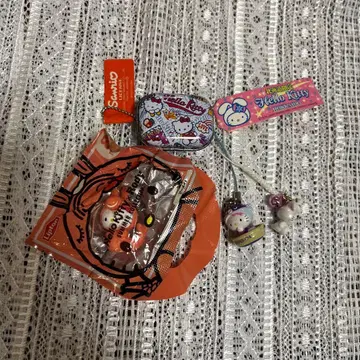 미사용 새상품 포함 헬로키티 스트랩 미니 캔 용기 세트