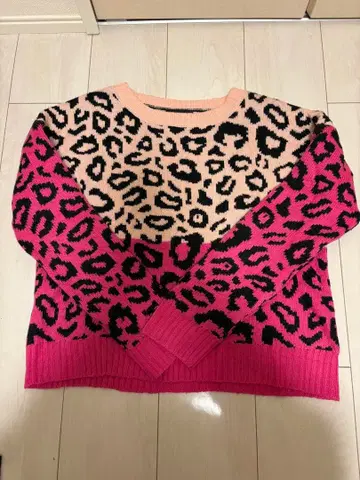 레오파드 무늬 스웨터 핑크 x 옅은 핑크