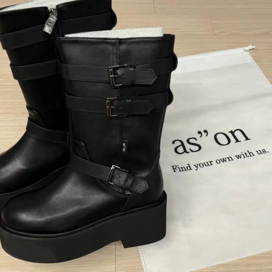 As on Maya Long Buckle Boots 230 on Bunjang Global Site.