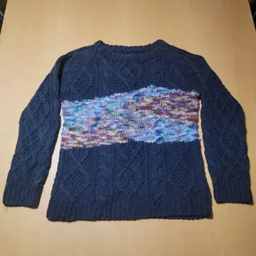 다크 블루 케이블 니트 스웨터