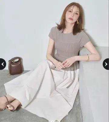 JUSGLITTY 저스길리티 뷔스티에 니트 도킹 원피스 M