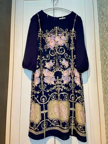 로즈 티아라 42 네이비 꽃무늬 자수 원피스