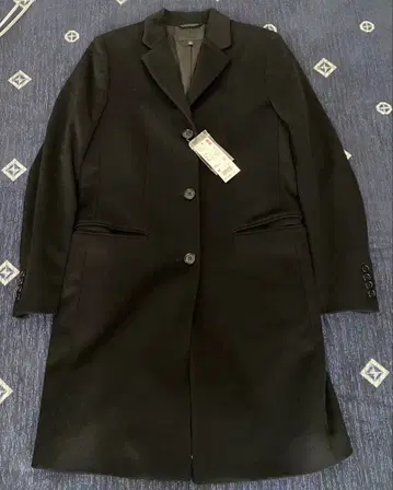 UNIQLO 블랙 체스터 코트