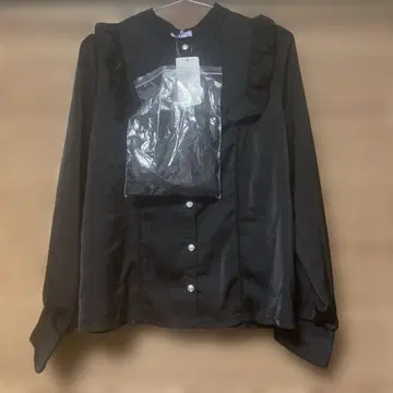 프릴 달린 블랙 긴팔 블라우스 M 사이즈