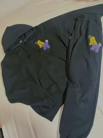 ATMARK 블랙 후드티와 팬츠 세트