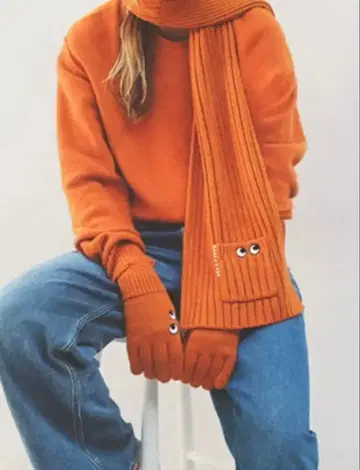 불량품이라니? [택 포함] 유니클로 아냐 프리미엄 라무 크루넥 스웨터