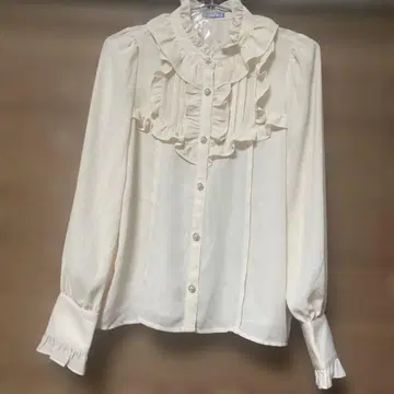프릴 달린 아이보리 긴팔 블라우스 M 사이즈