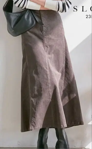 [ SLOW ] 스트레치 코듀로이 고아드 스커트