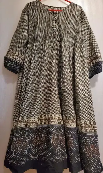 미사용 새상품 블랙 화이트 패턴 롱 원피스