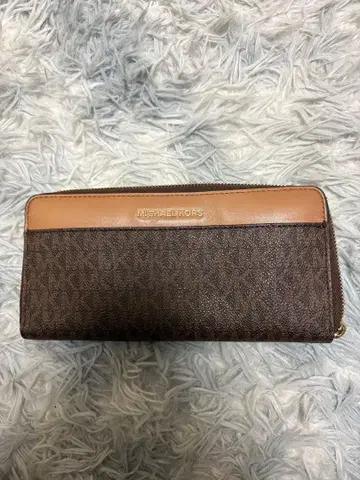 MICHAEL KORS 브라운 장지갑