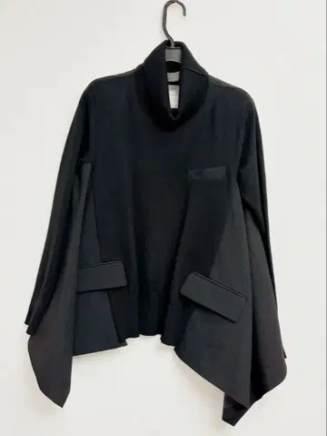 sacai 하이넥 니트