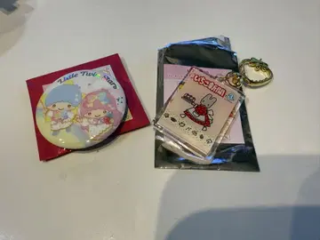 딸기 신문 팝업 스토어